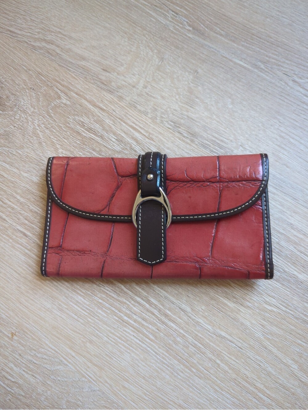 Dooney & Bourke Trifold Wallet Women Red Croc Embossed Leather Buckle Organizer